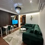 Daire Holiday Apartments Tiran