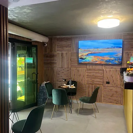 Holiday Apartments * Tirana