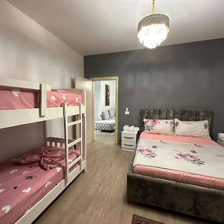 Holiday Apartments تيرانا